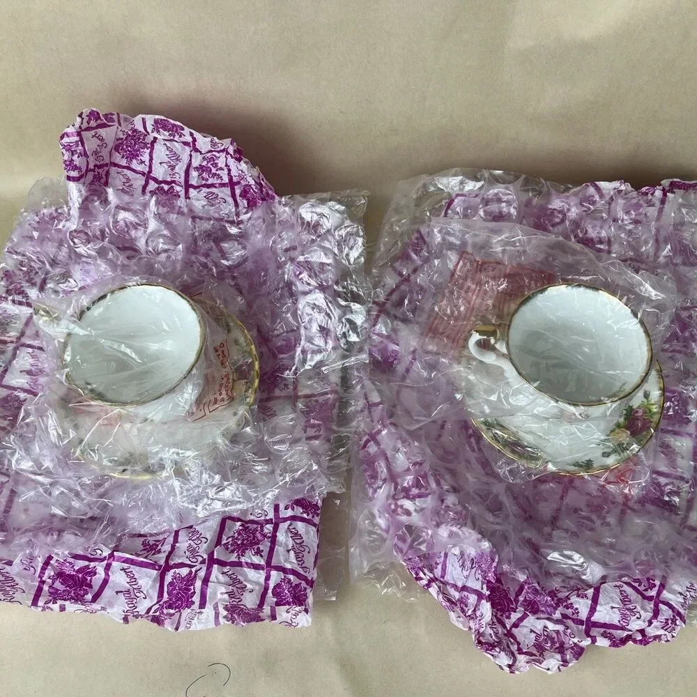 2 Sets Royal Albert‎ CHRISTMAS MAGIC Dinner Plate, Tea Cup & Saucer Bone China